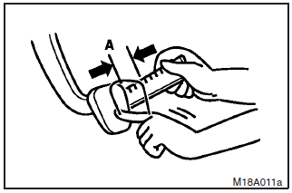 Press down the clutch pedal with your fingers until initial resistance is felt.