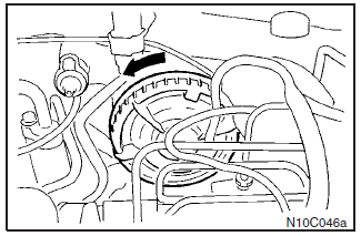 Remove the sealing cover by turning it anticlockwise and disconnect the connector.