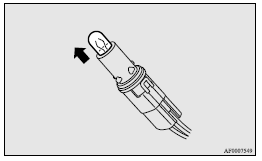 5. To install the bulb, perform the removal steps in reverse.