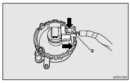 4. Remove the bulb assembly (E) by turning it anticlockwise.