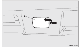 2. Move the lever (B) to unlock the rear hatch.